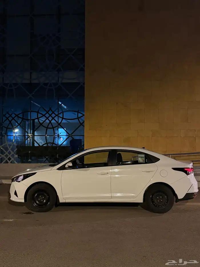 للبيع اكسنت 2021 2