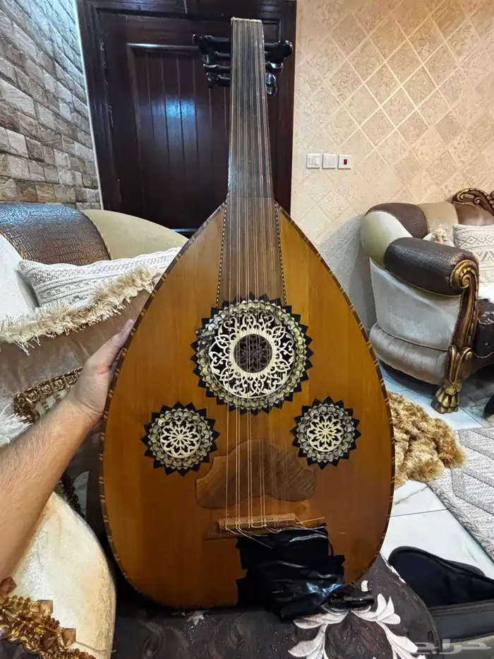 عود موسيقي وكمنجه لا البيع 0