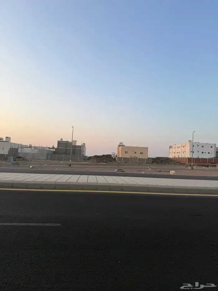 للبيع ارض تجارية في مخطط النبلاء م660 خلف خلاف بعد محطة نفط 36