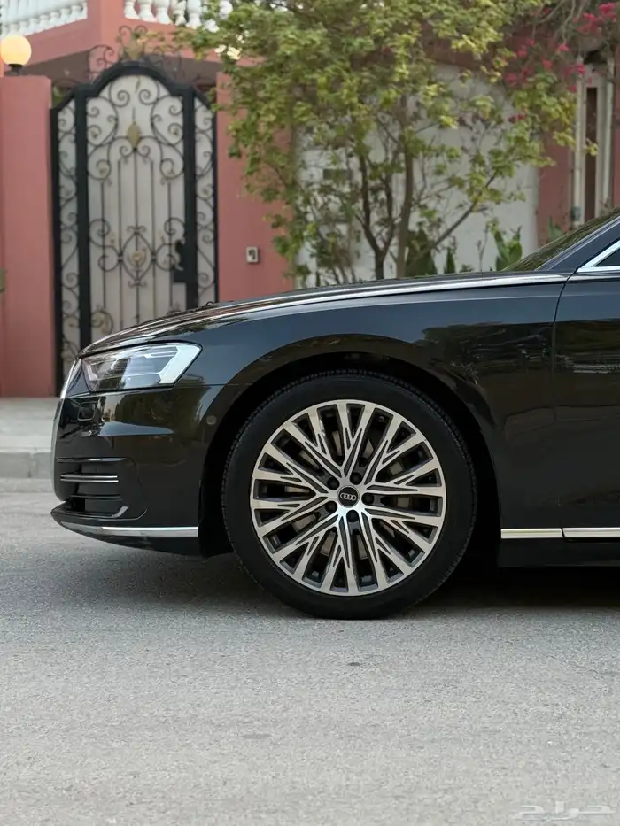 Audi A8L 2021 13
