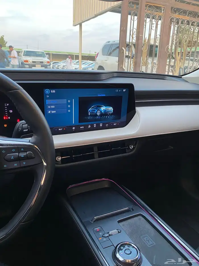 فورد تورس 2023 تيتانيوم 31