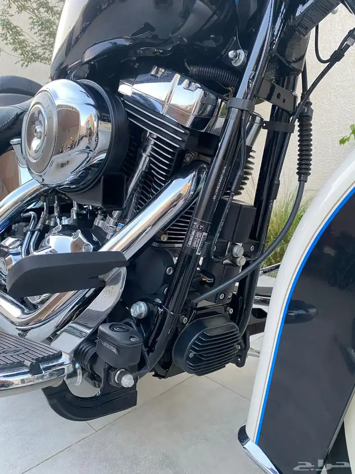 للبيع هارلي سوفتيل ديلكوس 2012 8