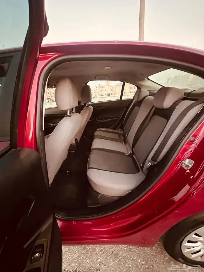 دودج نيون 2017 نظيف جدا للبيع او البدل ب اقل ب جنسيس 33