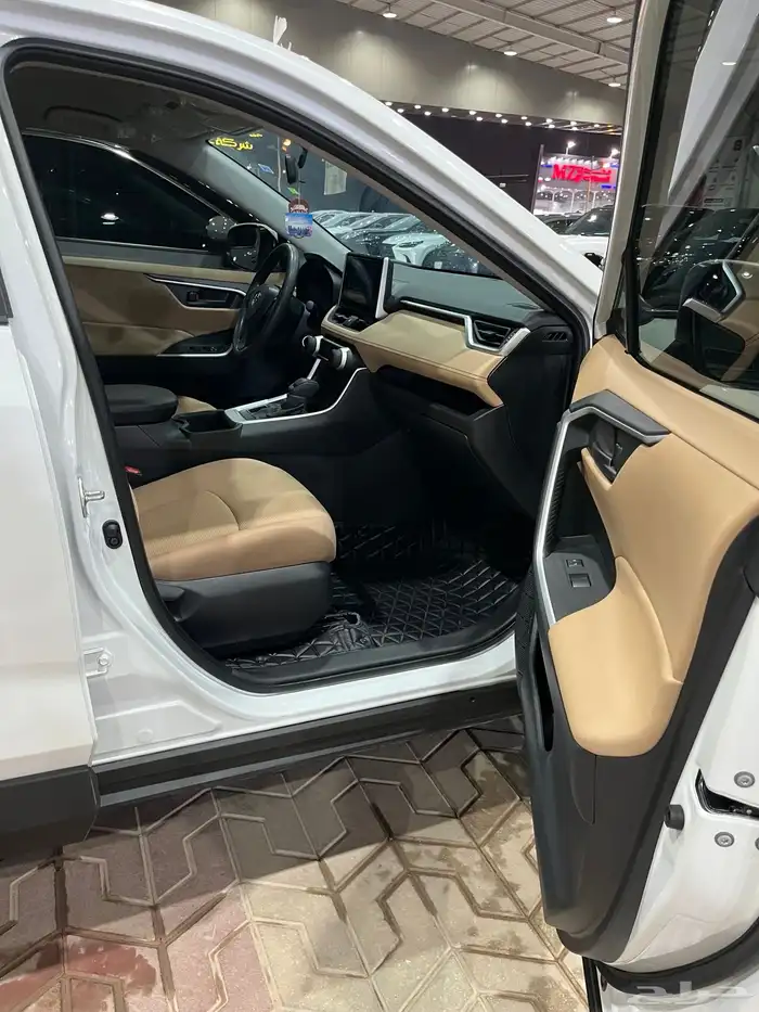 راف فور 2025 دفع رباعي ممشى قليل 20