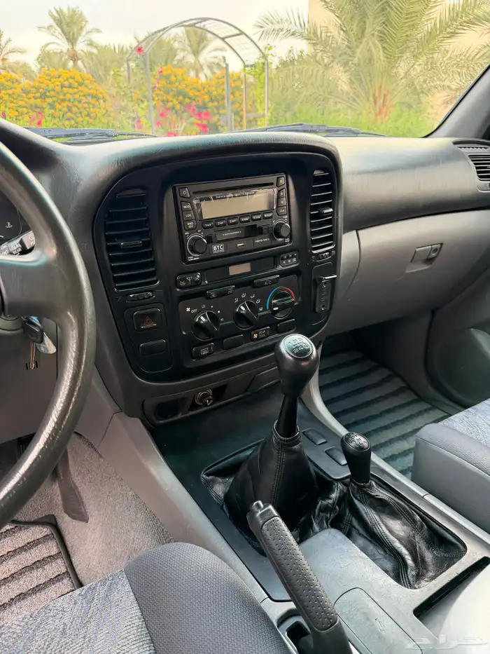 لاندكروزر 1999 قير عادي (عنابي) ممشى قليل 42