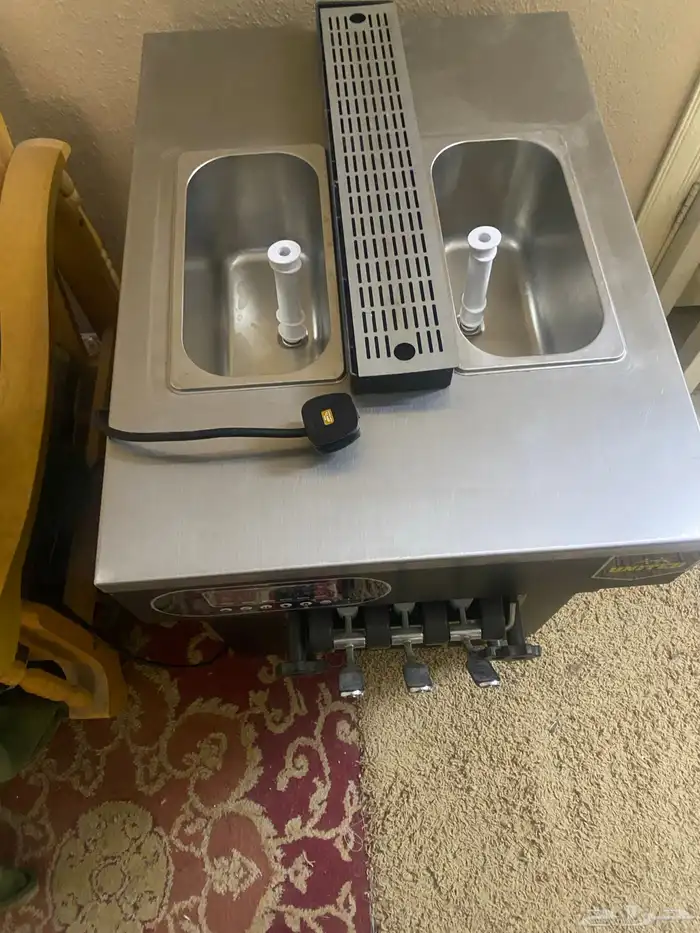 ثلاجه ايس كريم نظيفه جدا 2