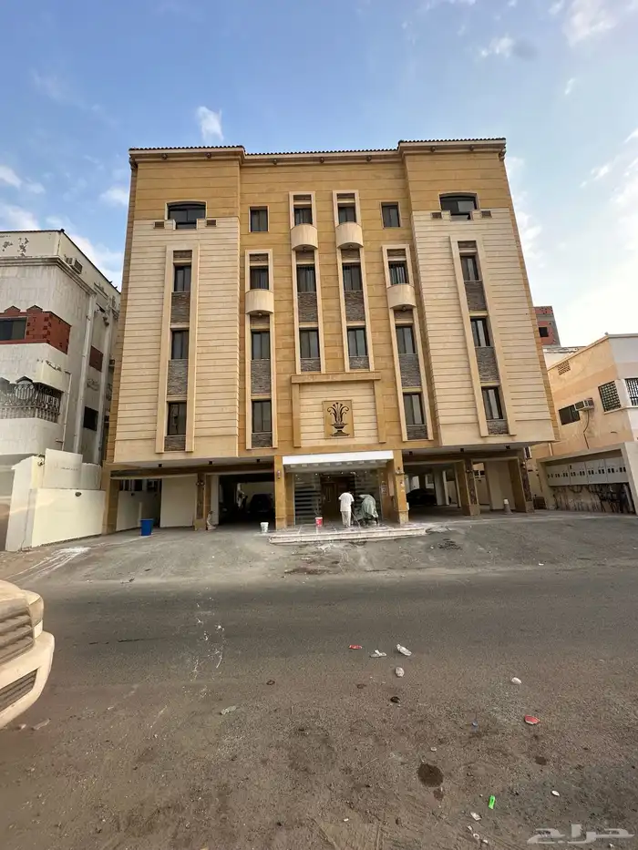 عمارة للبيع في حي البوادي 3