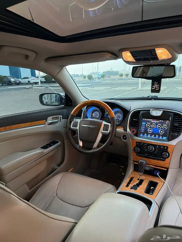 كرايسلر C300 هيمي 2014 ممشى قليل مالك ثاني 21