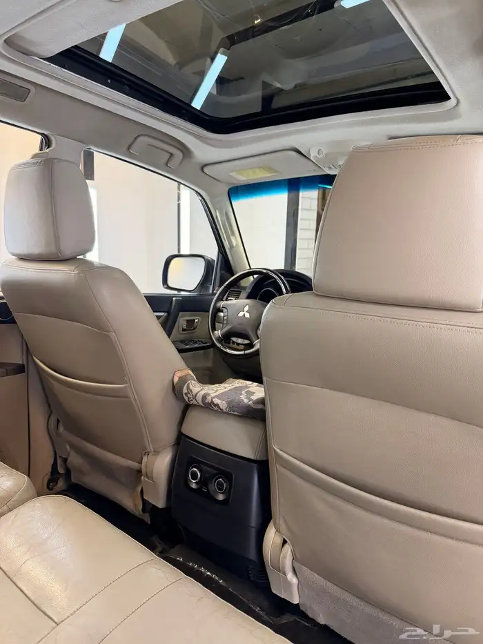 للبيع جيب باجيرو 2015 38