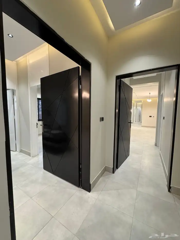 للبيع بالمحاله شقق علويه بسطح خاص تشطيب vip ب520 الف 3