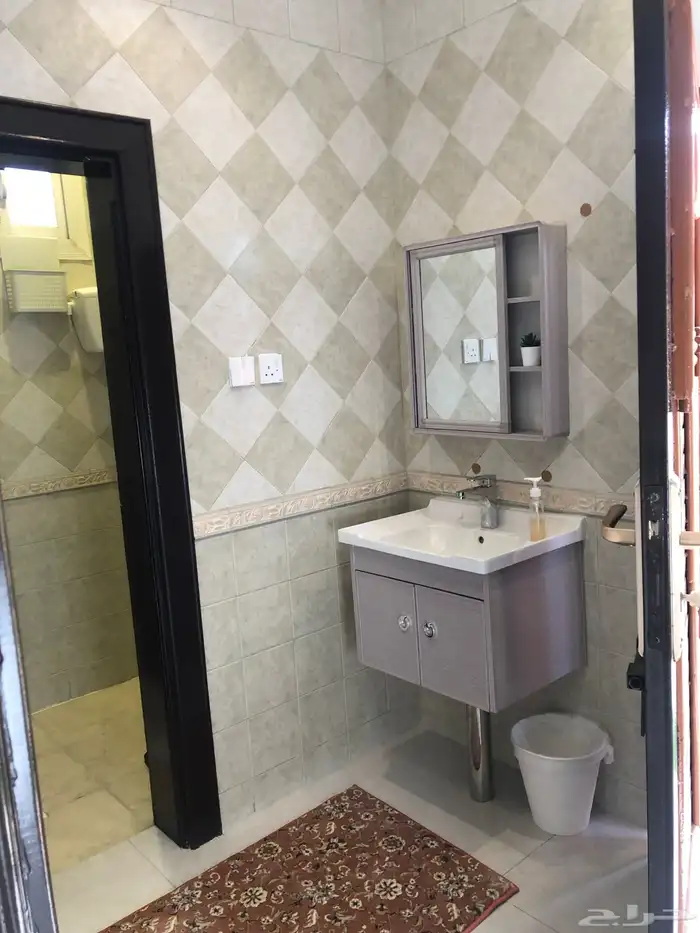 شقة مفروشة وصغيرة وأرضية بمدخل خاص للإيجار 6