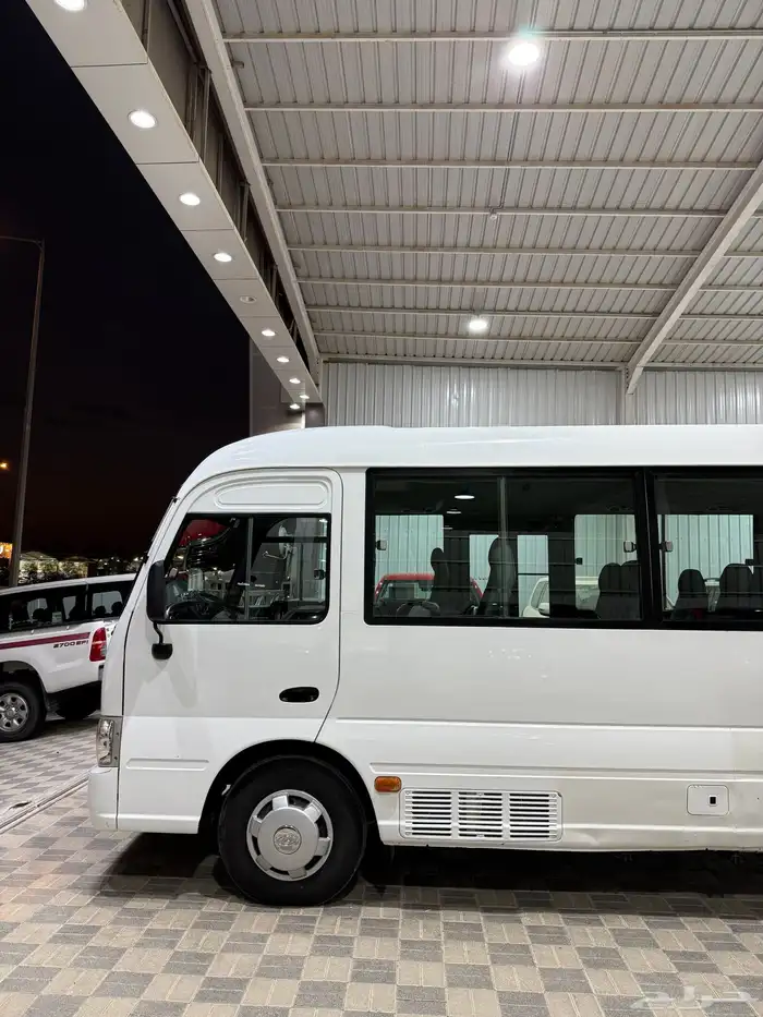 للبيع باص هونداي كونتي ديزل موديل 2014 ممشي قليل 30راكب 6