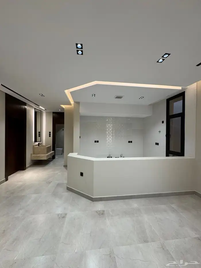 للبيع فيلا مودرن دورين وملحق واصل جميع الخدمات بحي راقي 22