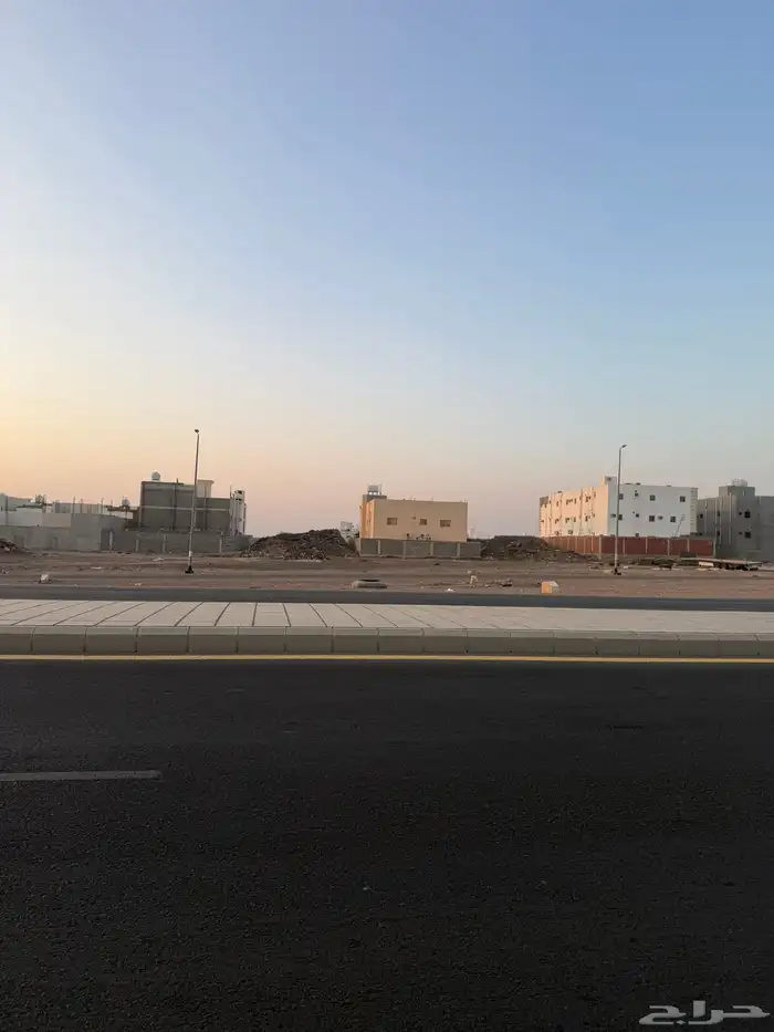 للبيع ارض تجارية في مخطط النبلاء م660 خلف خلاف بعد محطة نفط 40