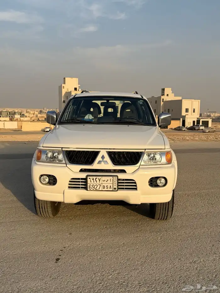 للبيع جيب مستوبيشي ناثيفا نادر مخزن ممشى86 الف 1