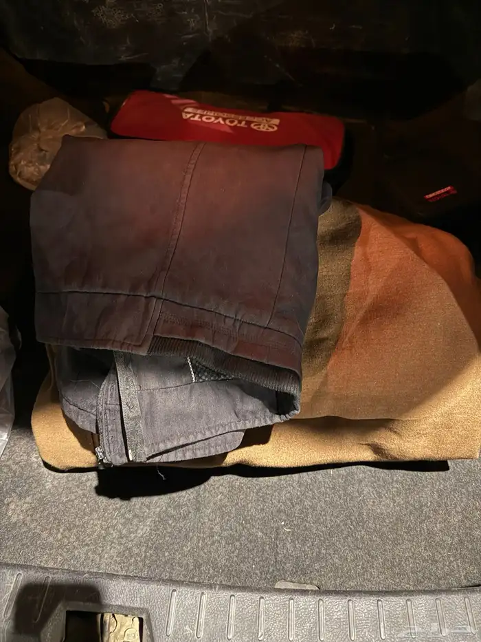 فروه وجاكيت مستعمله من يريدها لوجه الله 0