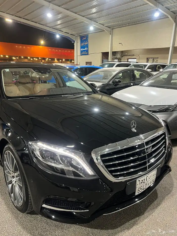 مرسيدس s400 مخزنه عداد 77 الف جفالي 4 ازارير وكاله 18