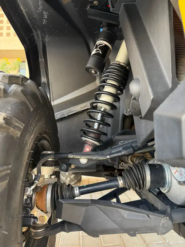 للبيع  دباب Can-Am Outlander 1000 موديل 2015 32