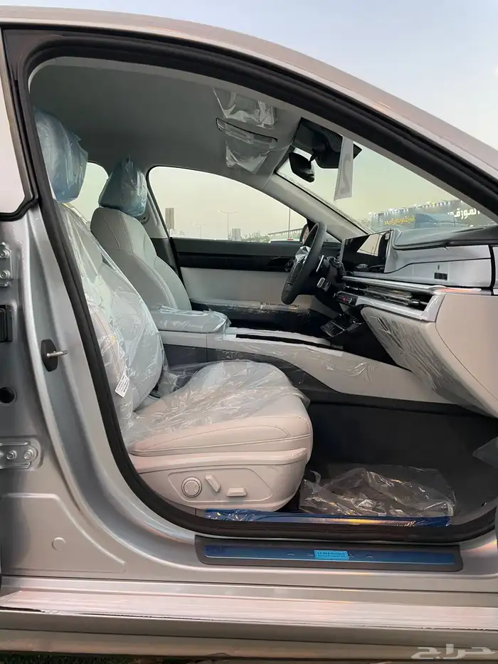 هواندي ازيرا 2026 كلاسيك خليجي داخلي اوف ويت( بنزين) 6سلندر 28