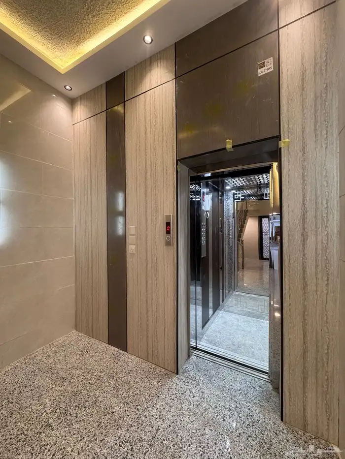 للبيع ادوار علوى مع سطح مداخل مستقله مصعد مستقل المحاله ابه 5