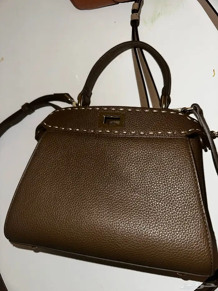 اي شنطة ب150 ريال 0