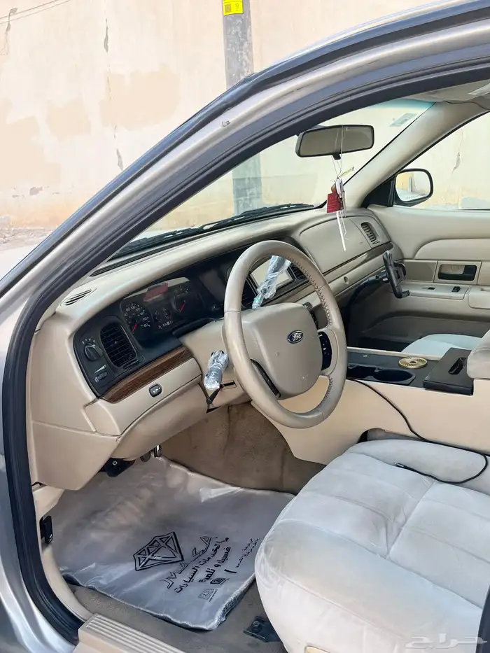 كراون فكتوريا 2010 وكالة للبدل فقط 3