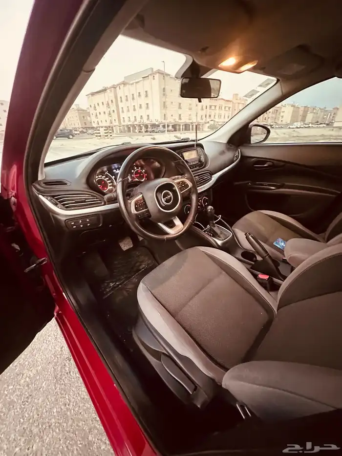 دودج نيون 2017 نظيف جدا للبيع او البدل ب اقل ب جنسيس 23