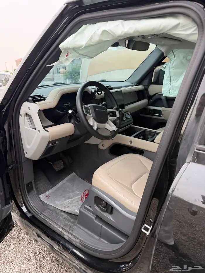 لاند روفر ديفيندر 110 SE 2