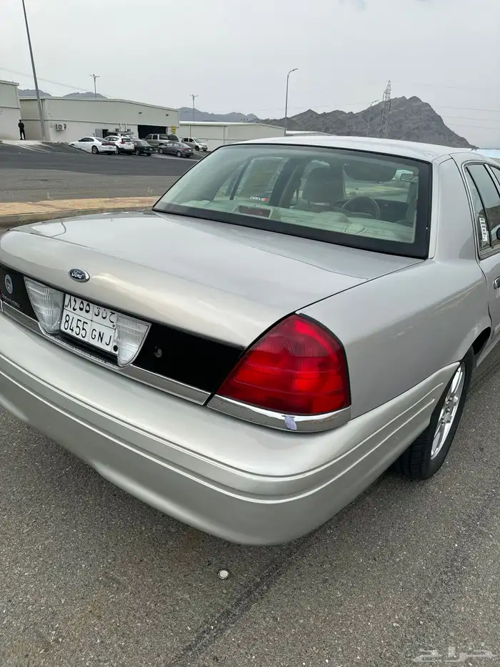 كراون فكتوريا 2010 سعودي سمني نظييف 15