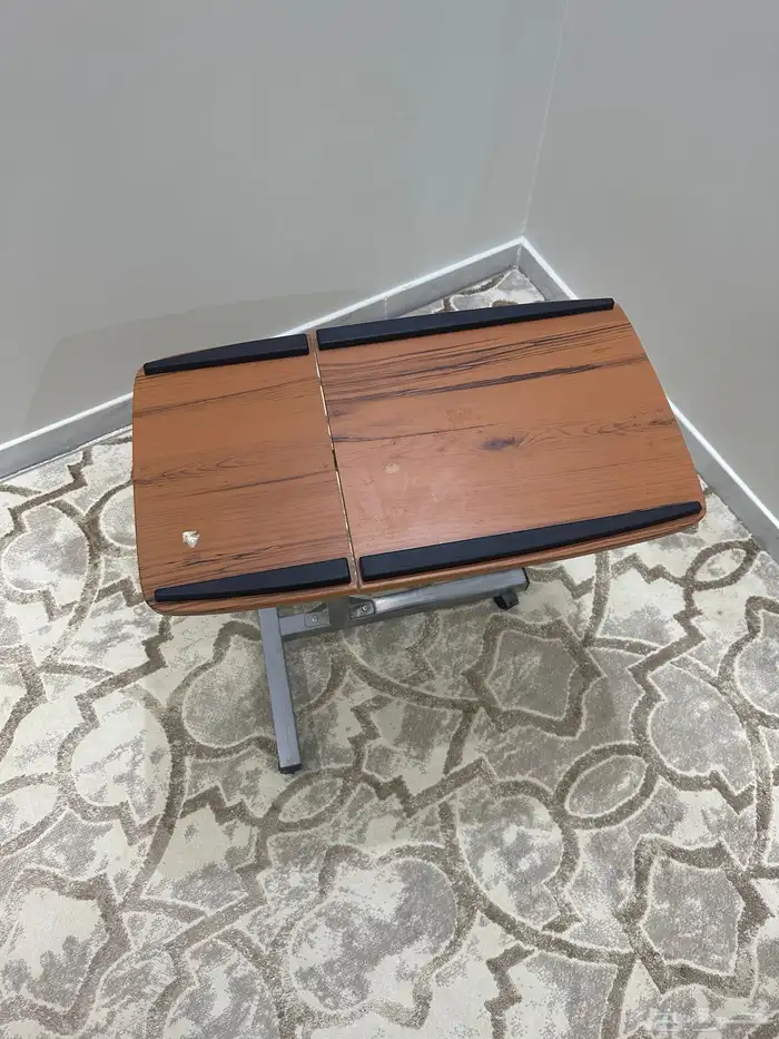 طاولة قابلة للتعديل كمبيوتر 4
