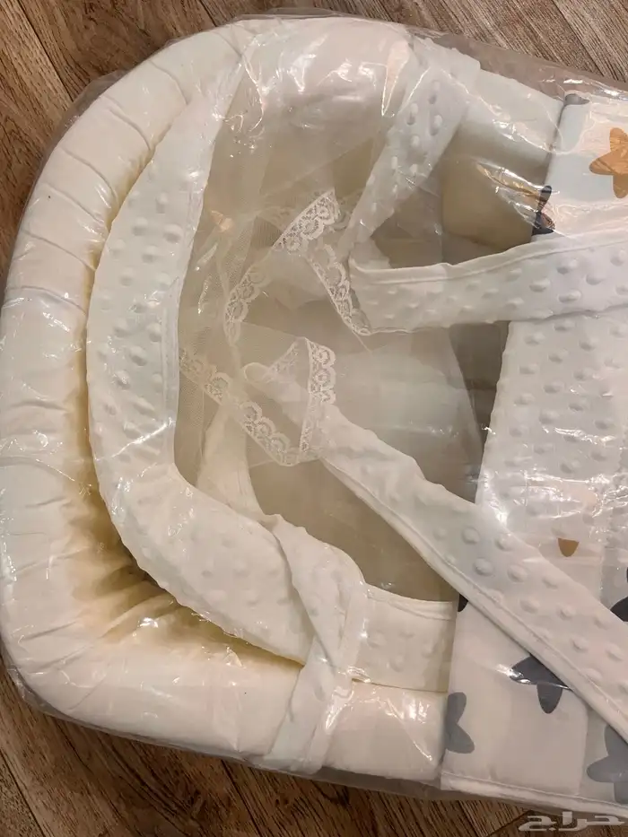 سرير وهزاز بيبي مع بطانيه حجم كبير 0