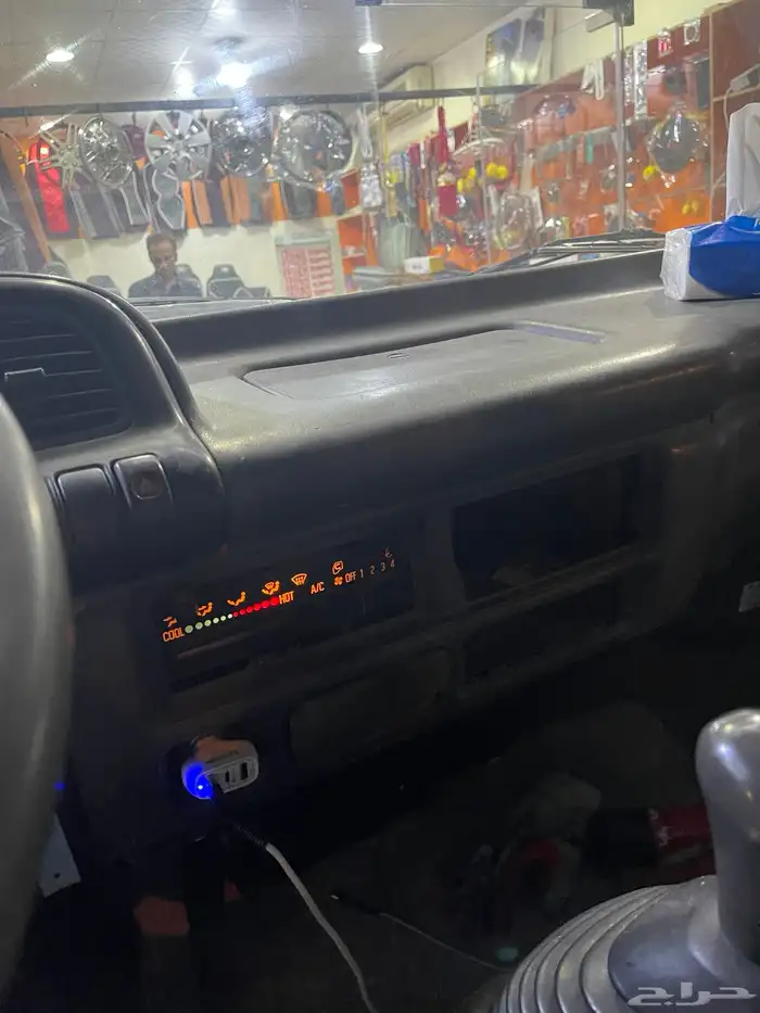 دنا ايسوزو شبه مخزنه موديل 2000 طرمبة كبيره كل شي على الشرط 40