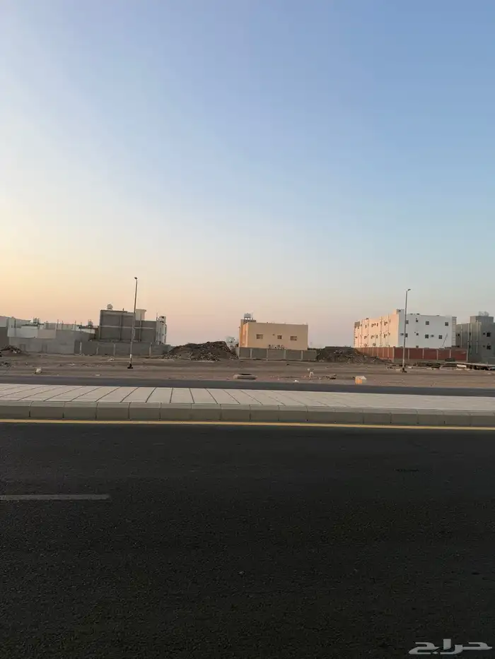 للبيع ارض تجارية في مخطط النبلاء م660 خلف خلاف بعد محطة نفط 37