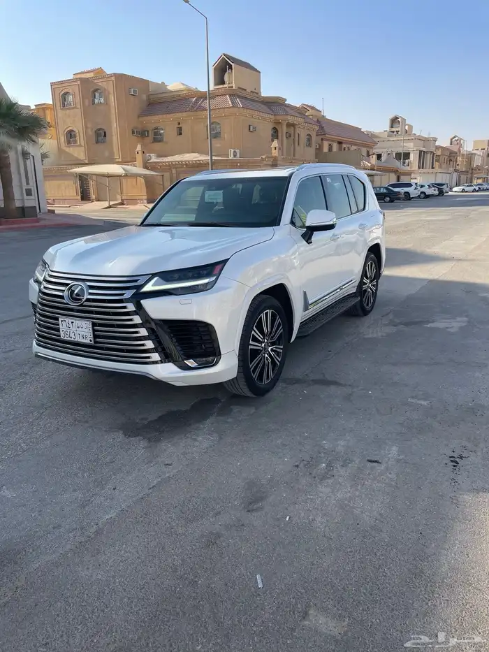 للبيع جيب لكزس 2024 BB سعودي 1