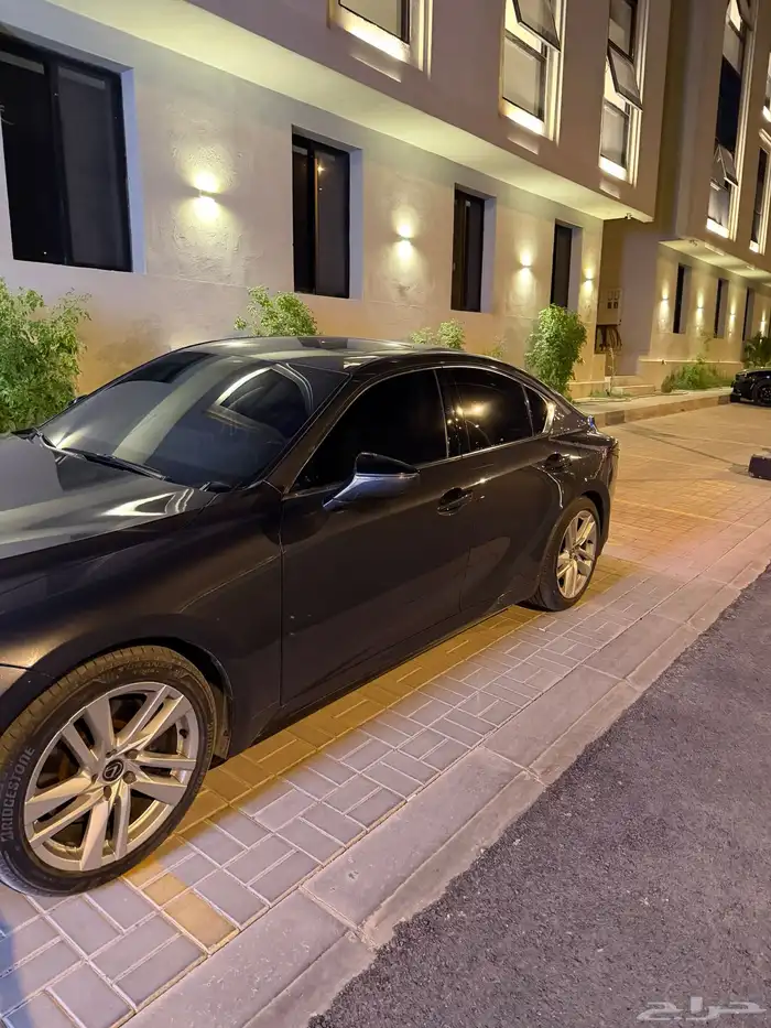 لكزس IS300 موديل 2024 4