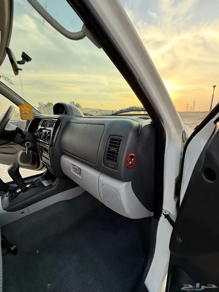 للبيع جيب مستوبيشي ناثيفا نادر مخزن ممشى86 الف 33