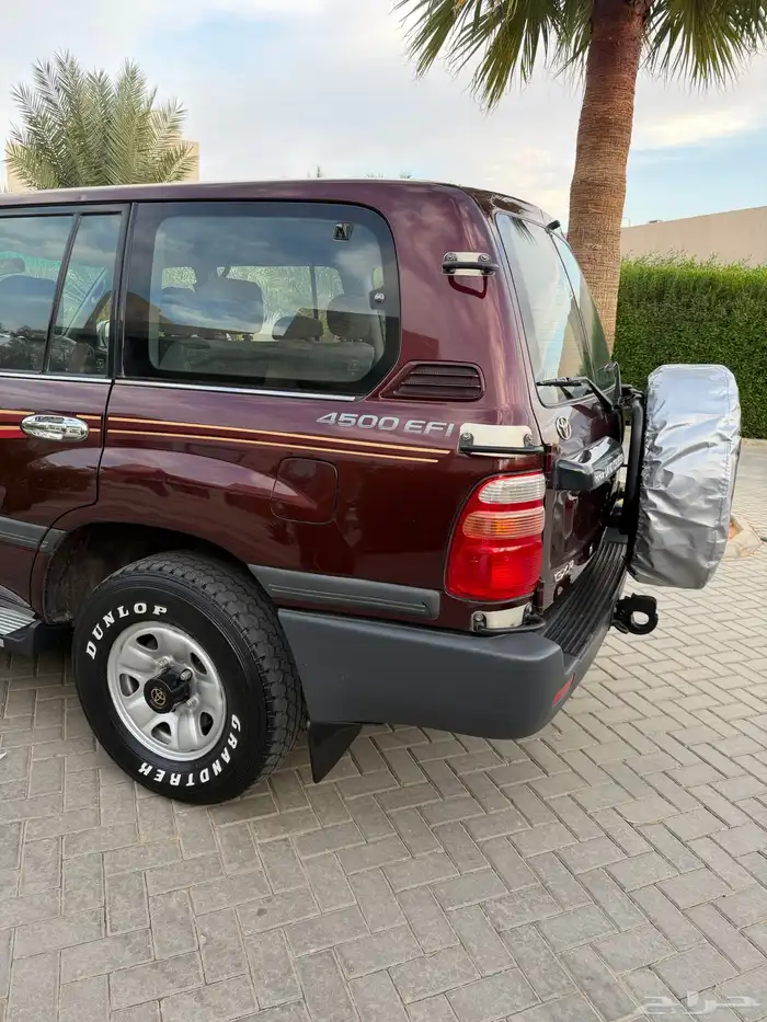 لاندكروزر 1999 قير عادي (عنابي) ممشى قليل 23