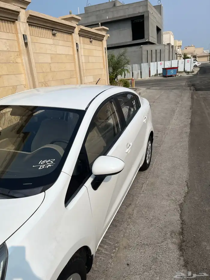 كيا ريو سيدان 4