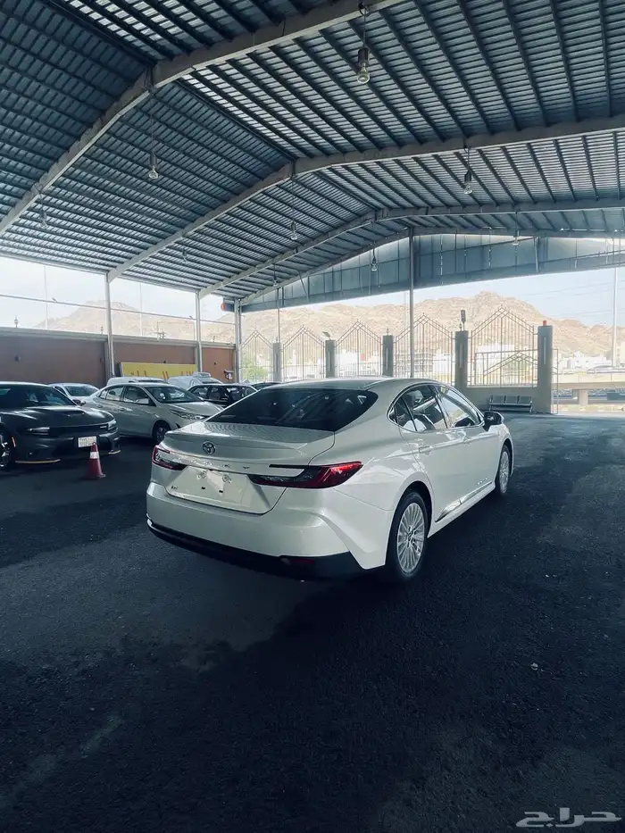 تويوتا كامري بنزين - LE - 2025 4