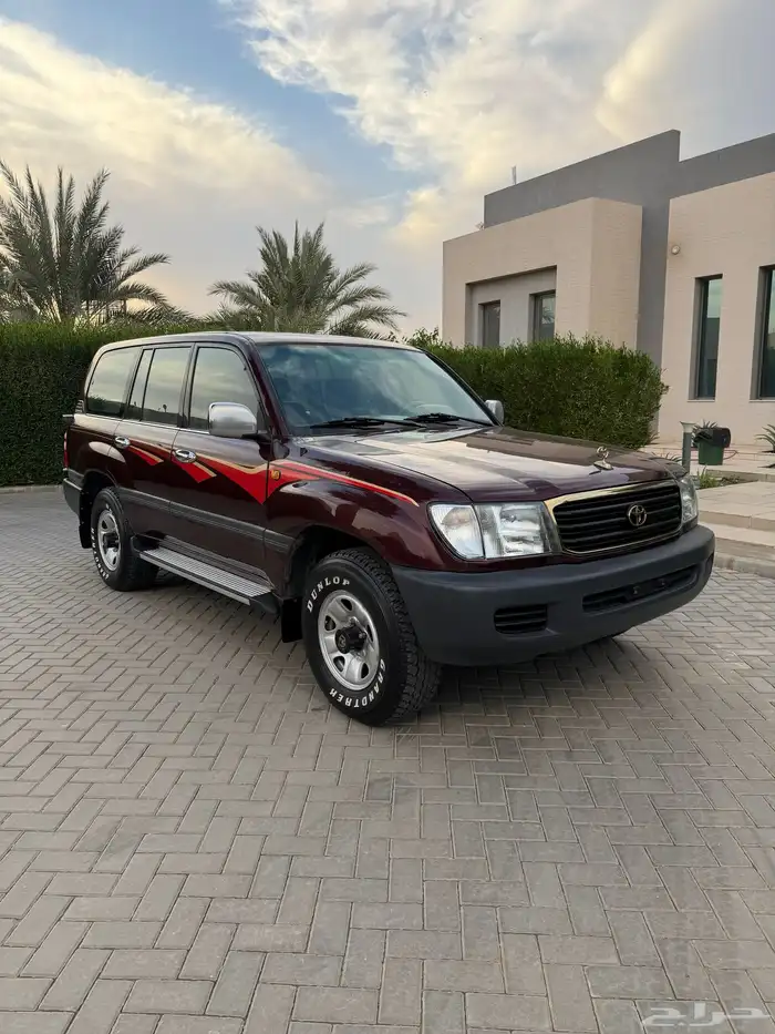 لاندكروزر 1999 قير عادي (عنابي) ممشى قليل 0