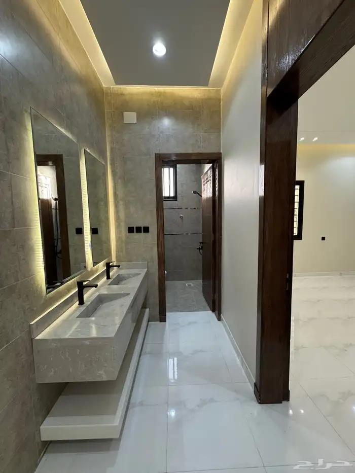 للبيع بالمحاله قرب حديقه المليون متبقي شقه علويه 530 الف 2