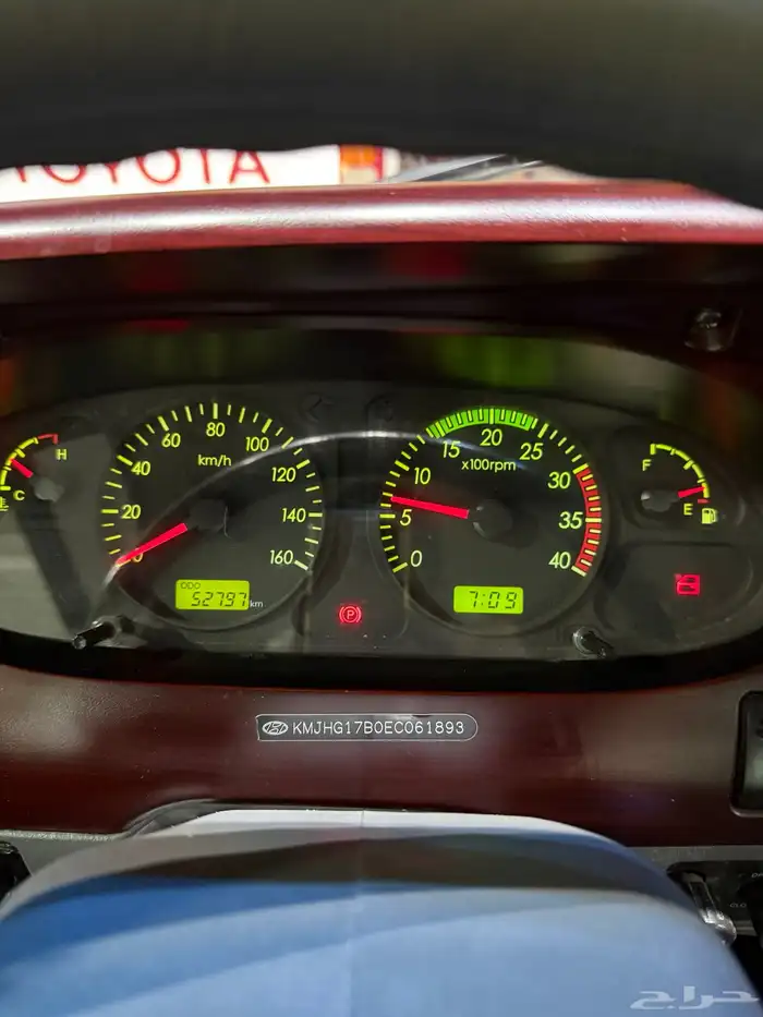 للبيع باص هونداي كونتي ديزل موديل 2014 ممشي قليل 30راكب 18