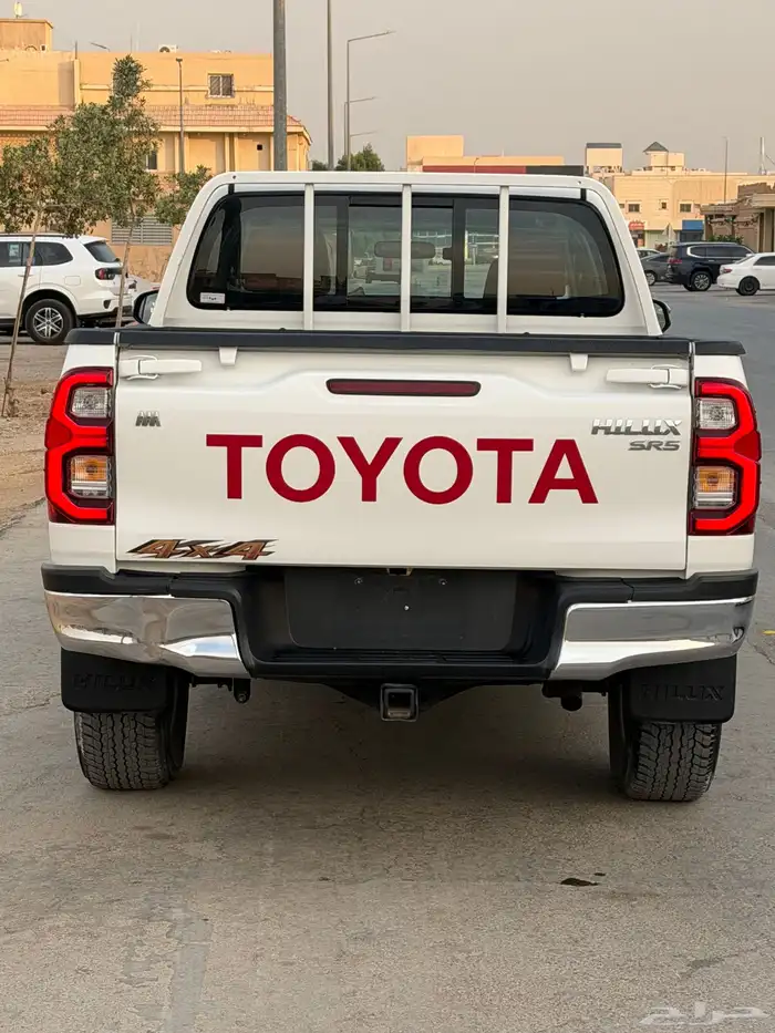 هايلوكس 2022 دبل بنزين وكالة 4