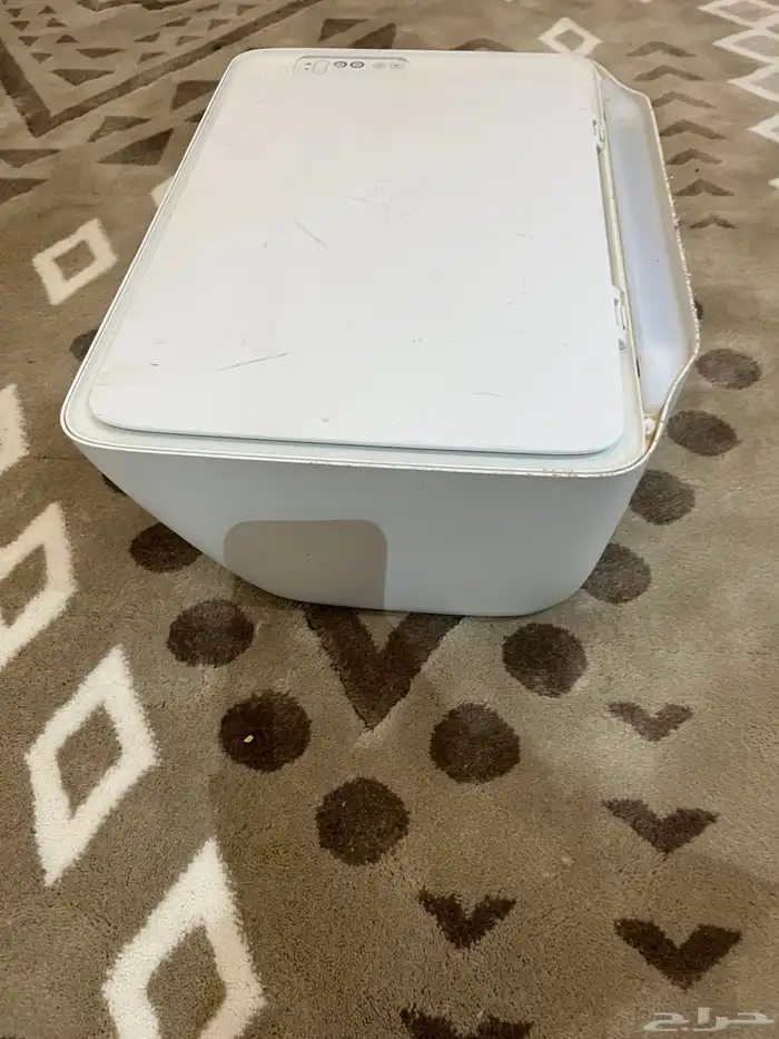 طابعه نظيفة جدا بدون سلك يحتاج سلك بس 8