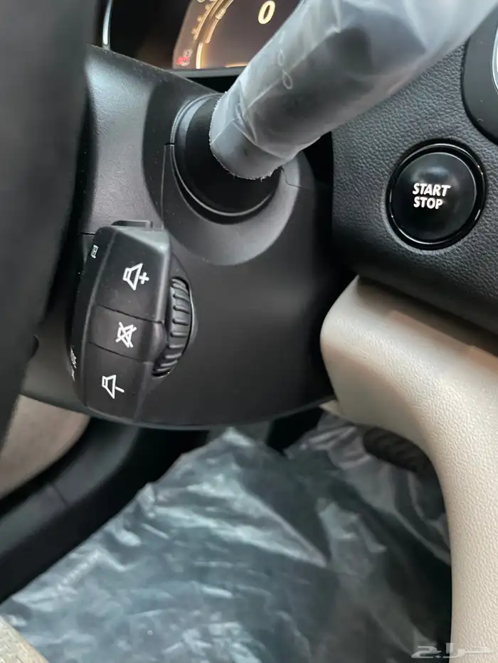 2018 رينو ميقان نص فل شاشة كبيرة 24