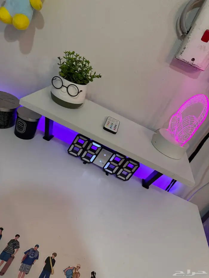 طاوله قمينق نظيفه 6