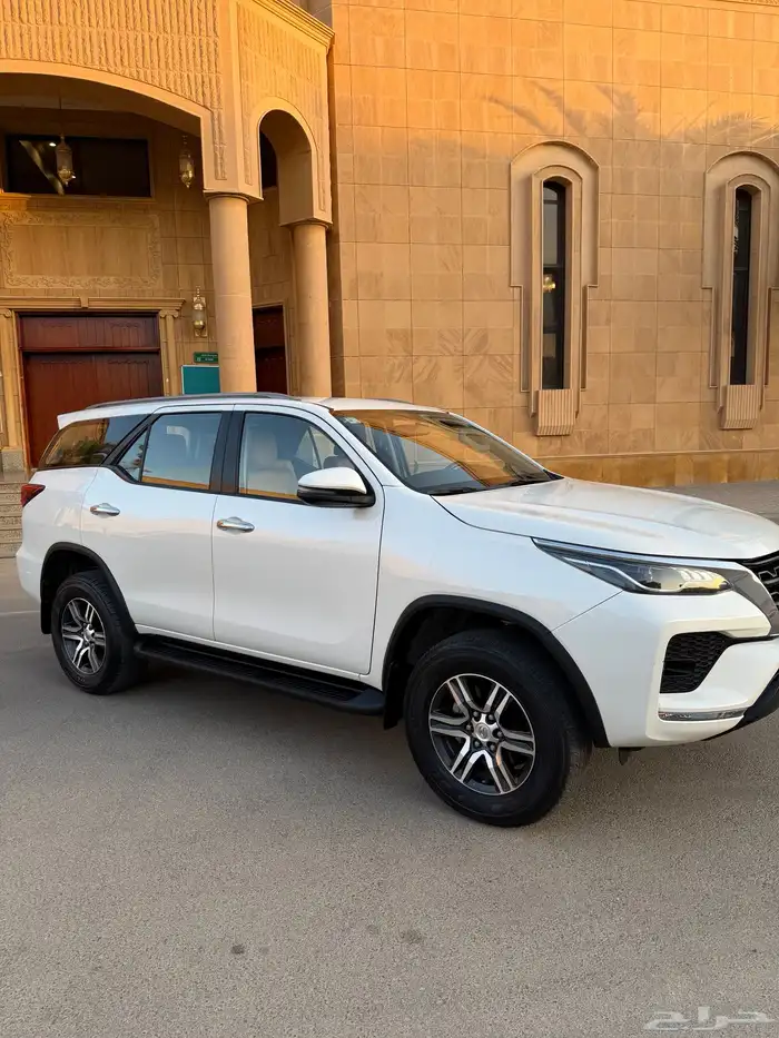 فورتشنر 2022 VX بنزين 6