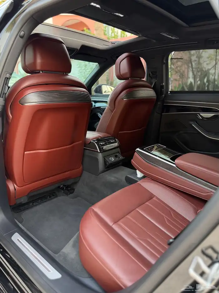 Audi A8L 2021 14