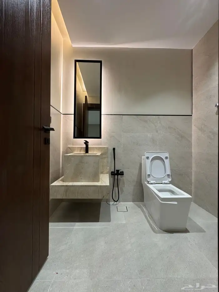 للبيع فيلا مودرن دورين وملحق واصل جميع الخدمات بحي راقي 23