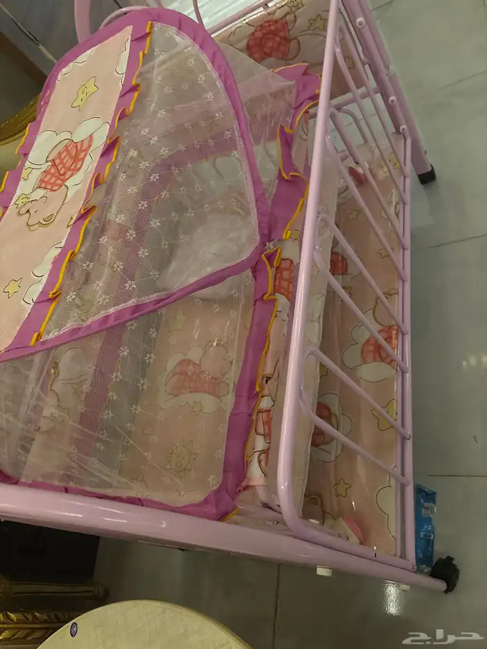 كرسي أطفال جديد لم يستخدم. للبيع 2